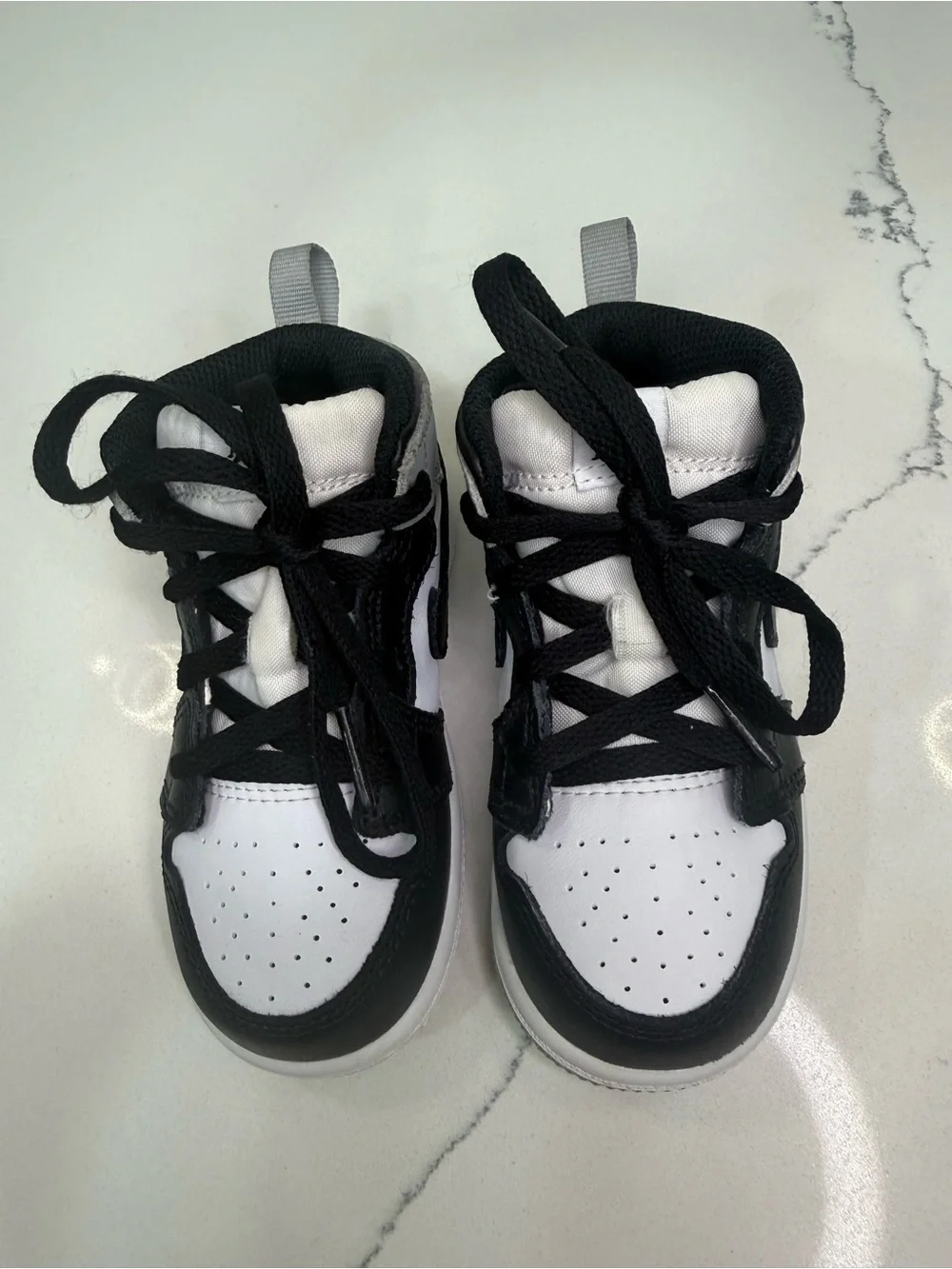 Nike Air Jordan 1 Mid SE Diamond Athletic Shoes Boys 7c White/Black
